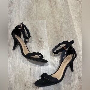 Chinese Laundry Black Fazx Suede Ankle Strap Heels size 8